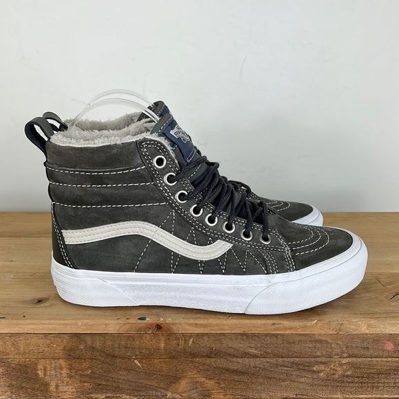 Vans Shoes - Vans grey suede white sk8 hi fleece lined skater shoes women’s size 6